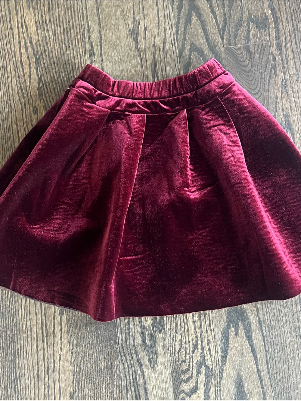 Mae Li Rose Velvet Pleated Mini Skirt in Burgundy Girls size 10
